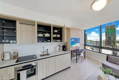 Image de Sky-High penthouse 1br | 37st Floor City Views
