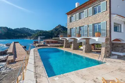 Image de Villa à Begur avec 8 chambres à coucher, 16 couchages