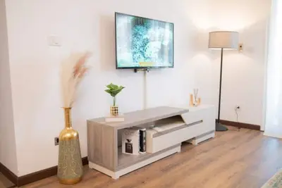 Image de Designer Suite by Aura: 3br Luxury & Bespoke Art