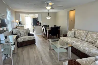 Image de D05 - Where Flip Flops and Tank Tops Are Formal Wear