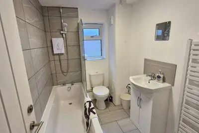 Fabulous Flat In Quiet Location