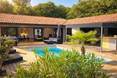 Image de Villa avec piscine, animaux admis - 6 pers.