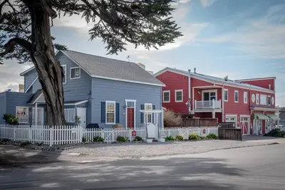 Image de (044abc) The Saltbox, Large group Rental Downtown