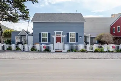 Image de (044 B) The Crow's Nest- downtown