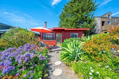 Image de (059) Decked Out Walking Distance to the Beach