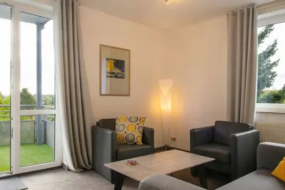 Image de in Stadtrandlage mit guter Anbindung, sowie groß by Interhome