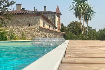 Image de Domaine Des Deux Tours - Elégante villa avec piscine et parc privé - 19 pers