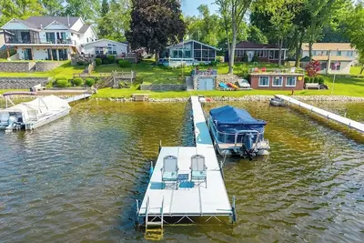 Image de Lake Cabin Stay That Actually Feels Like a Getaway