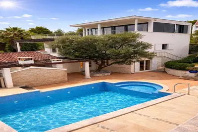 Image de Villa de luxe avec jardin à 50 m de la plage