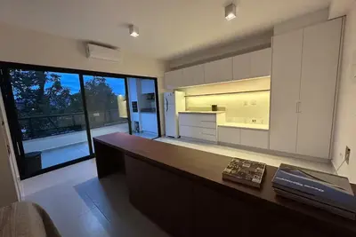 Image de Brand new loft just steps from the beach.