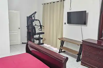Image de Cozy 2-bedroom apartment with Ac in perfect Tower Isle