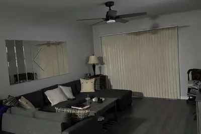 Image de Cozy condo, Close to Metro link and buses