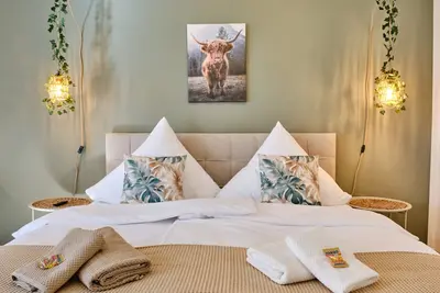 Image de Jasta Homes: Old Town House, Parking, Netflix, 2 Bedroom, fully equipped