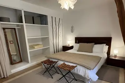 Image de Chambres d’hôtes « La Grande et La Jumelle » avec terrasse, jardin partagés et Wi-Fi