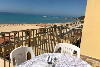 Image de Apartment with Terrace On The SEAwith breathtaking views. 50 meters from the beach