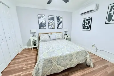 Image de Private Bungalow near Tropical Park, Fiu, free parking & Wfi