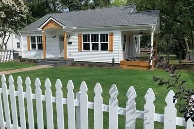 Image de Cute & Cozy 2 Bdrm Getaway  Close to Downtown