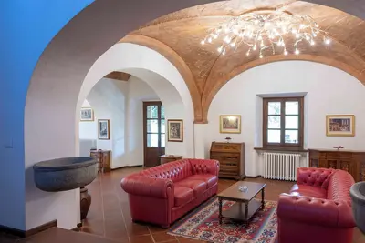 Image de Villa nestled in the vineyards of chianti with private pool