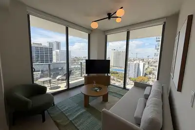 Image de Modern Downtown Condo w Pool Access