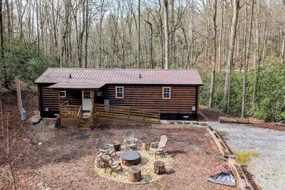 Image de Cozy Cabin Near Lake Burton Clayton - Dog Friendly!