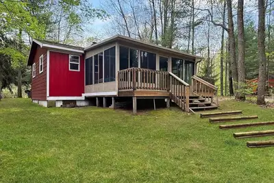 Image de Grace on the Lake-Little Red Cabin-Perch Lake, Mi
