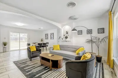 Image de Spacious Austin Retreat • Yard + Fast to Downtown