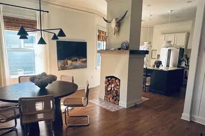 Image de Luxury Bungalow- Walkable, Sauna & Coldplunge