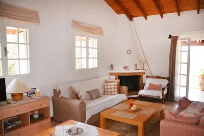 Image de Agrilis Cottage near the beach!