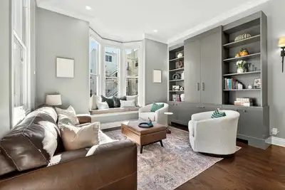 Image de Cow Hollow-Marina  2-bedroom top floor duplex