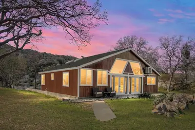 Image de Beautiful 4-bedroom cabin in enchanting Tehachapi mountains with private hiking