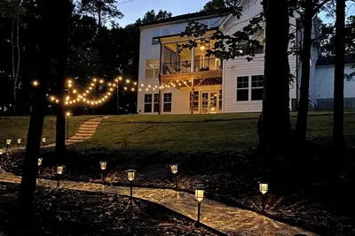Image de Family Lake House- Grill, Lawn Games, Dock Access!