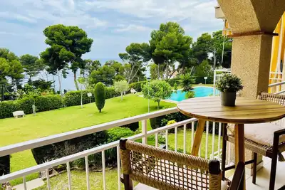 Image de Stunning Sea Views - Walk to Beach - Pool - Ac