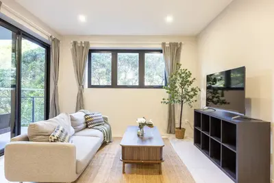 Image de Modern 2br | Ducted A/C, Parking & Great Location