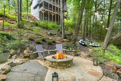 Image de Moonlight Creek Retreat ~ Private Creek, Hot Tub, Fire Pit & More
