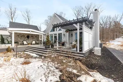 Image de Stunning Large Villa with Boathouse on the Beach of Lake Michigan