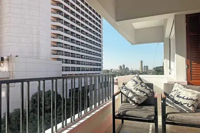 Image de Two-bedroom apartment in Qasr El Nil district overlooking the Nile River