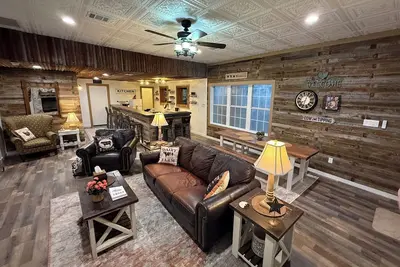 Image de Newly Reno’d Rustic Home at “Old Mill in Rhome” - Short Drive to Ft. Worth