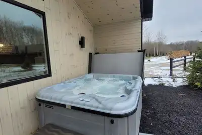 Image de The Cork Cottages Unit 3 Hot Tub, Arcade, 2 Queen, 2 Bath, New and Modern