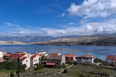 Image de Appartement de deux chambres avec la terrasse et la vue sur le mer Pag (A-25319-b)