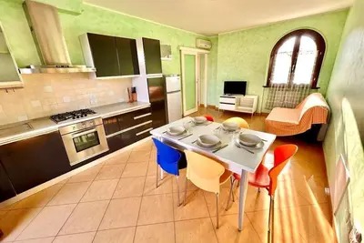 Image de New three-room apartment 100 m from the sea and center