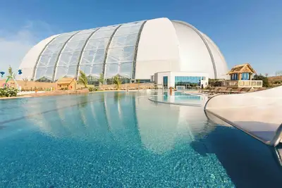 Image de Maison de vacances avec piscine et options de bien-être