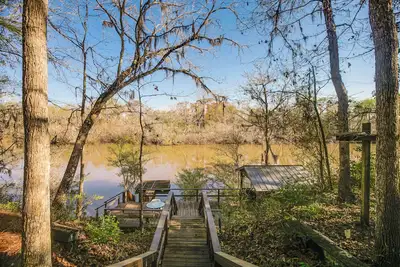 Image de Private Dock + River View: Cabin Retreat in Jesup