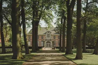 Image de Bleyckhof is a unique old bleachery in natural area. Country house with private park