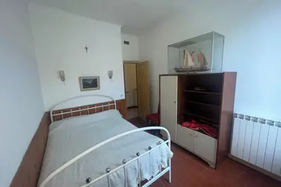 Image de Villa avec jardin au somment d'une colline à 10 mn à pied de la cité.