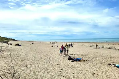 Image de Maison de vacances « Seaside, Les Fleurs » avec terrasse partagée, jardin privé et Wi-Fi