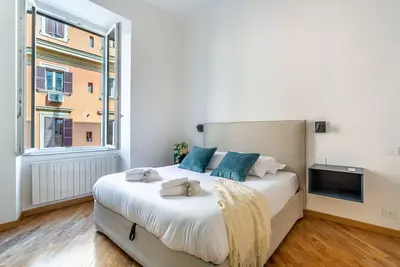 Image de iFlat | Classic roman palazzo Fons Trevi A15