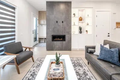 Image de Super Host Retreat | New Build | Mins to Dt | Ac | Garage| Ev Charger