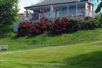 Image de Private, serene ocean view on 3 acres. Room for ten.