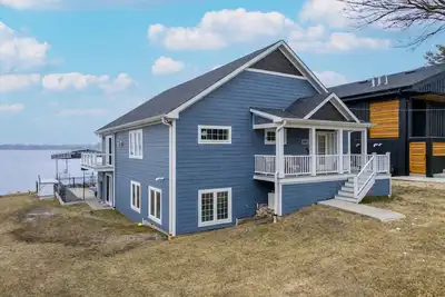 Image de Family Lakefront Getaway - Pool - Hot Tub