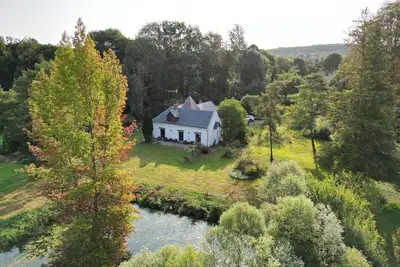 Image de Grande maison de 7 chambres à 1h de Paris, avec étang et proche Rer C